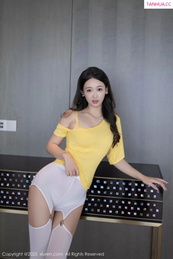 唐安琪  [XiuRen]高清写真图 2025.03.24 No.10062 唐安琪 轻透长裤第8张图片